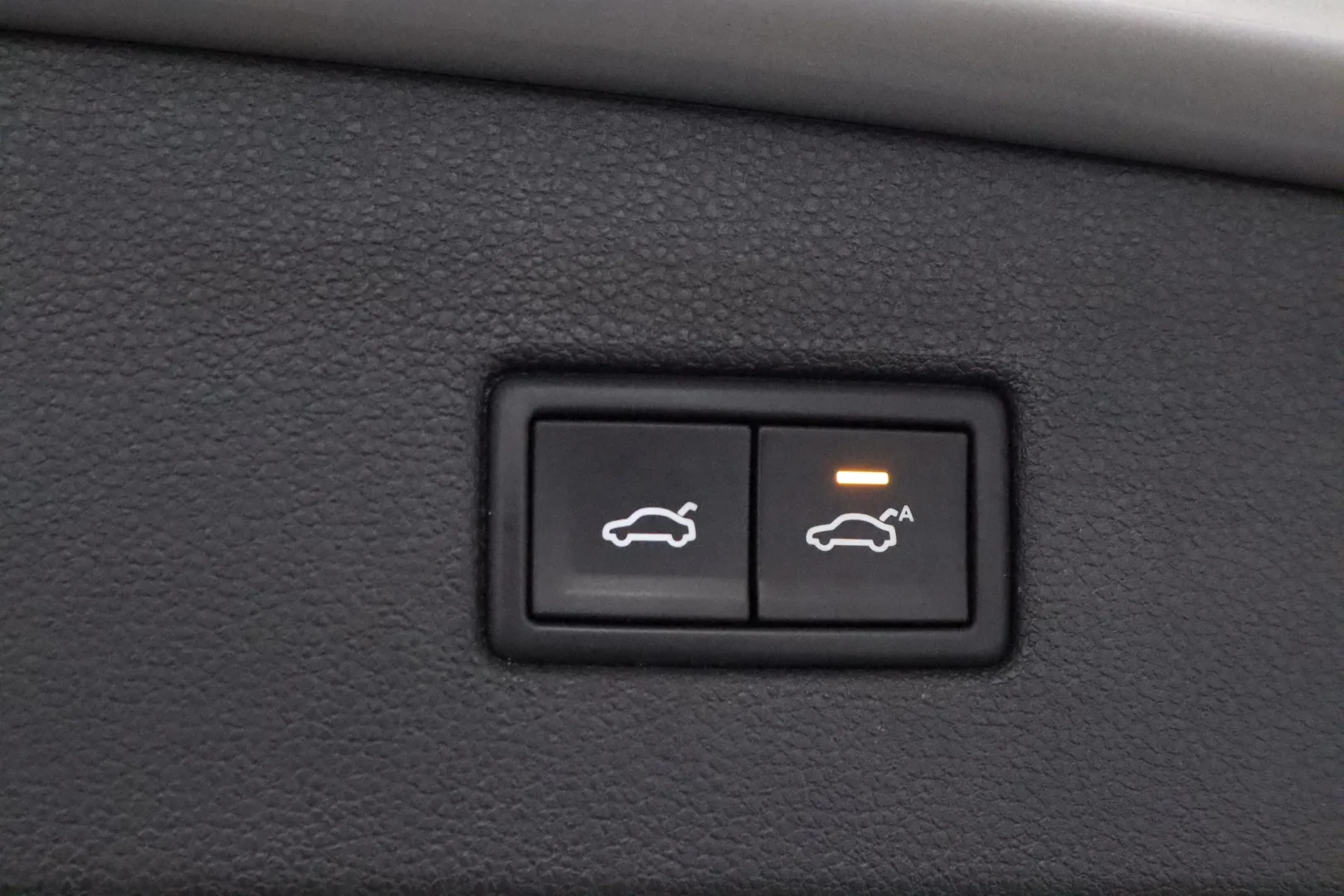 VOLKSWAGEN Tiguan OVX-136 carousel image