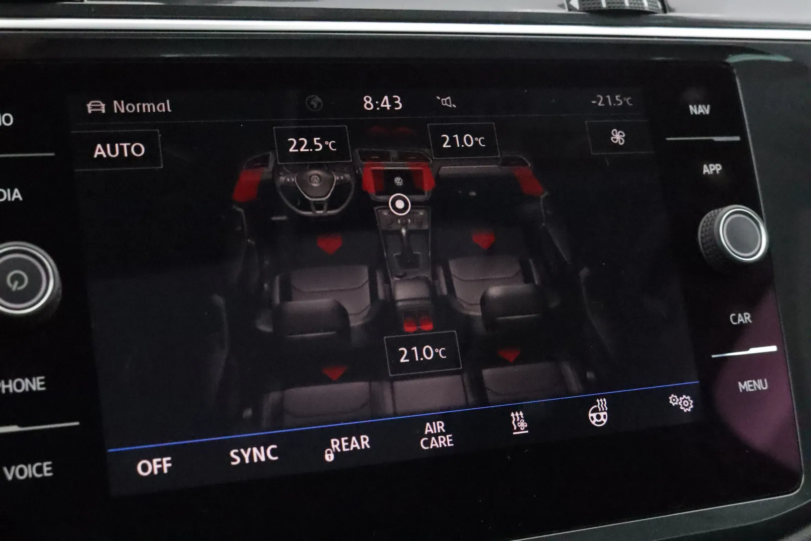 VOLKSWAGEN Tiguan OVX-136 carousel image