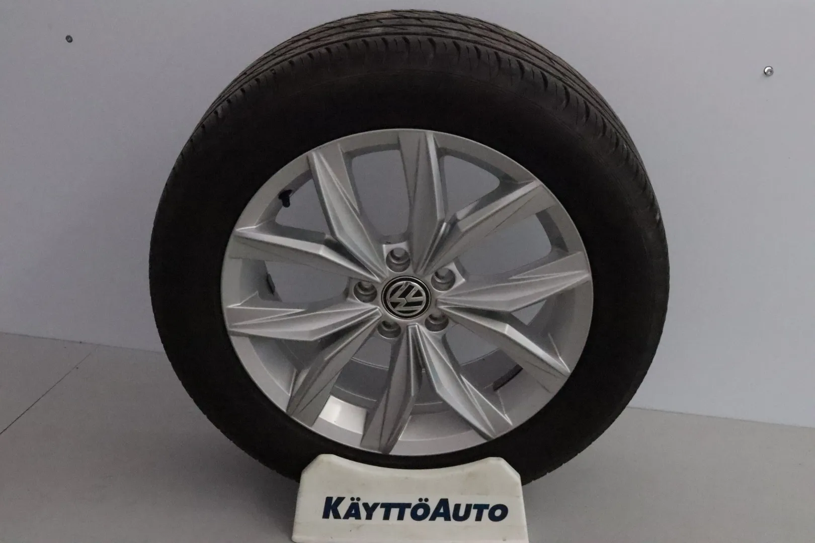 VOLKSWAGEN Tiguan OVX-136 carousel image