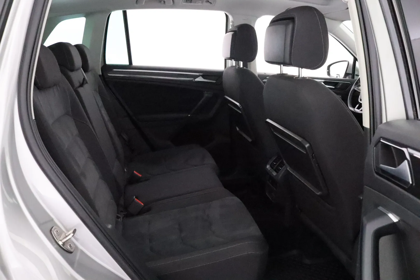 VOLKSWAGEN Tiguan OVX-136 carousel image