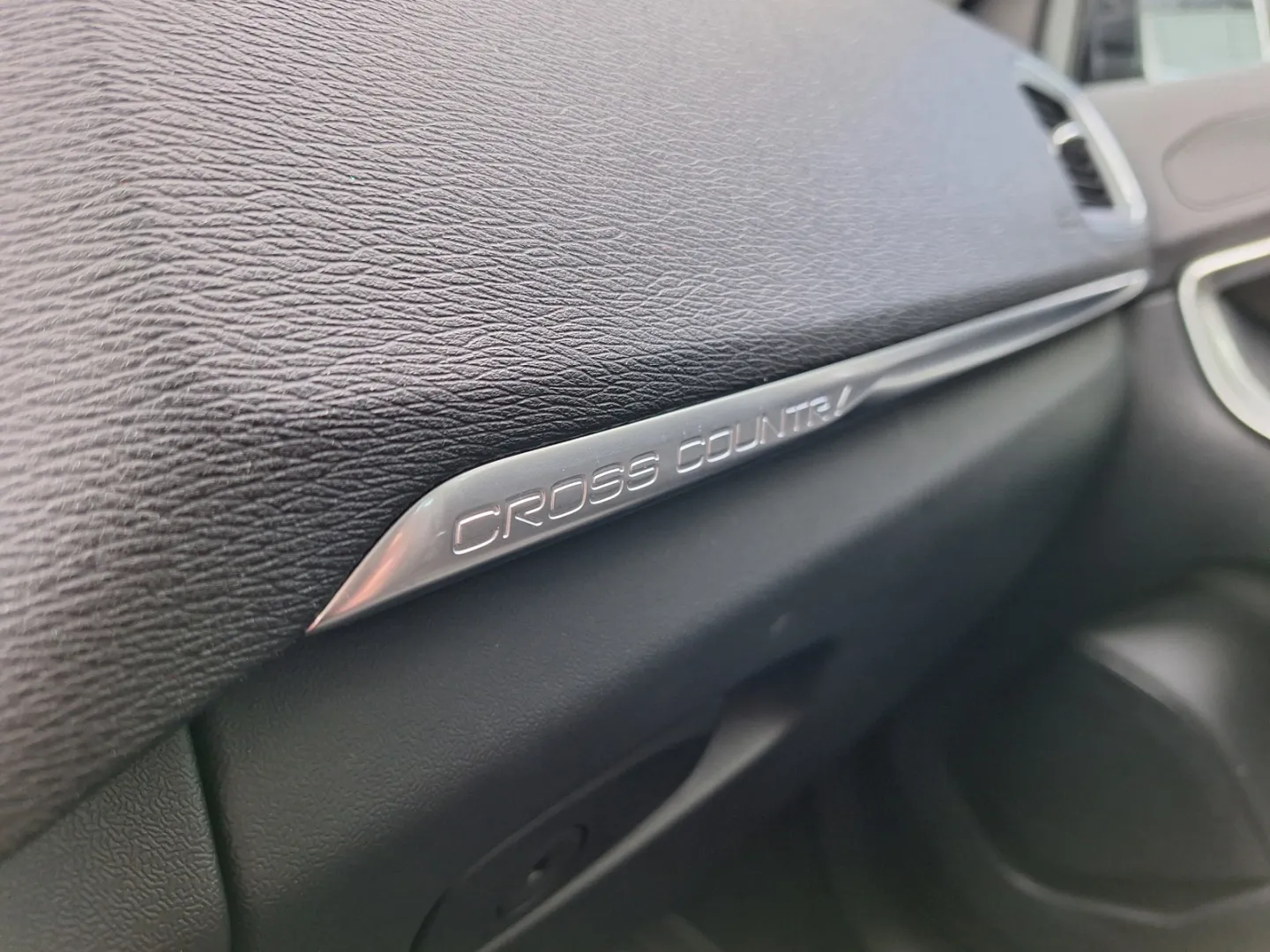 VOLVO V40 Cross Country ZKS-341 carousel image