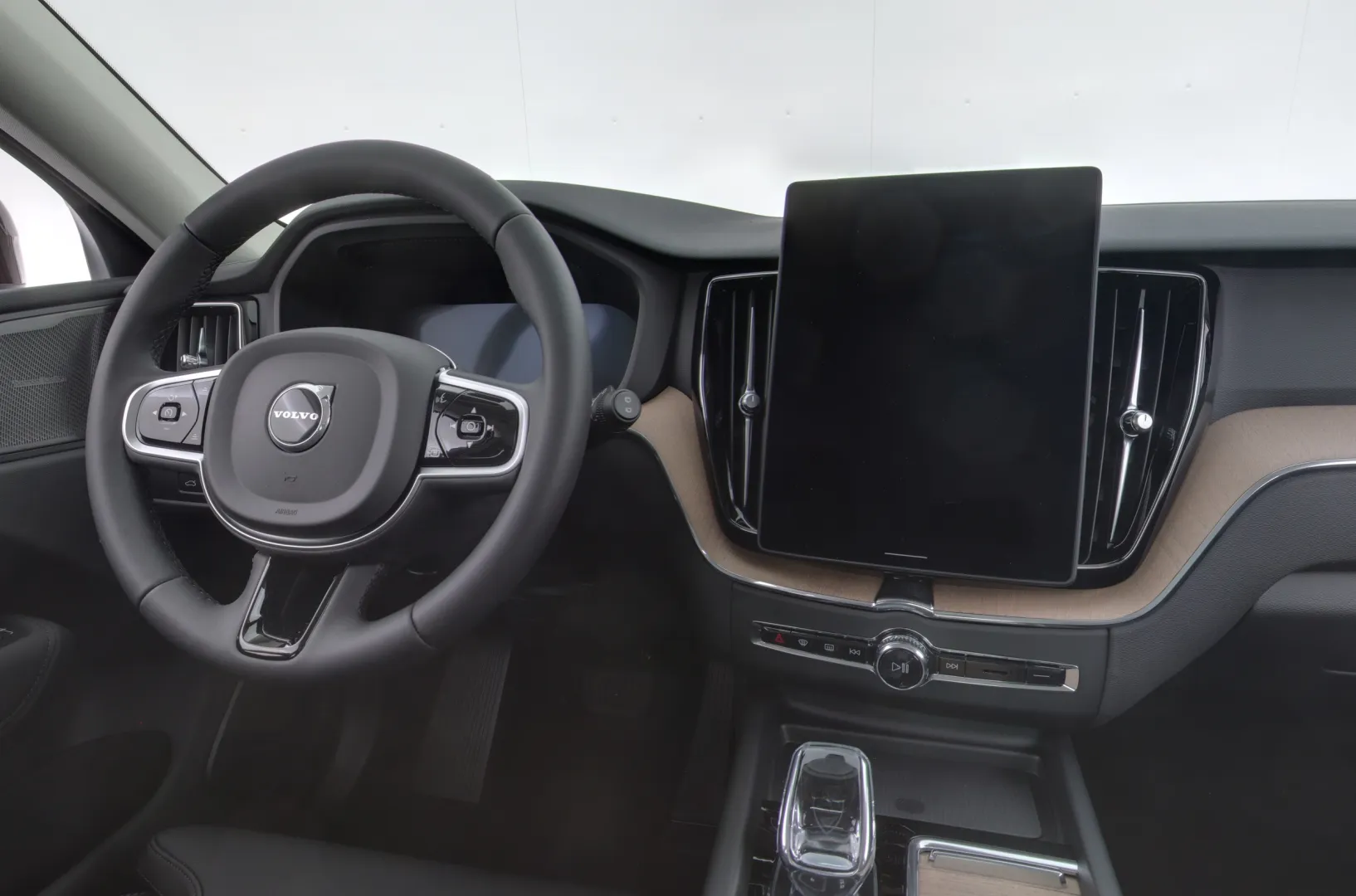 Volvo XC60 SRP-440 carousel image