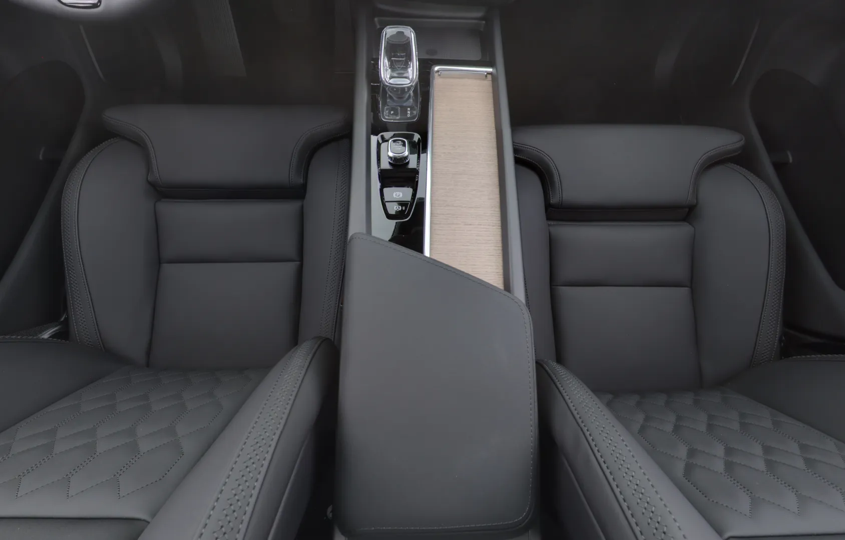 Volvo XC60 SRP-440 carousel image