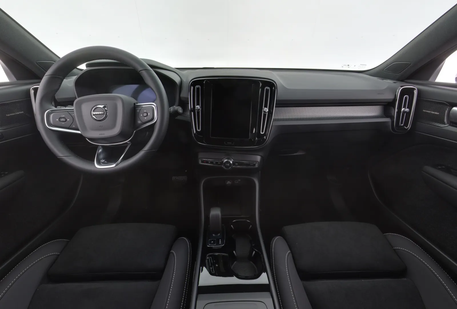 Volvo EX40 SRR-166 carousel image