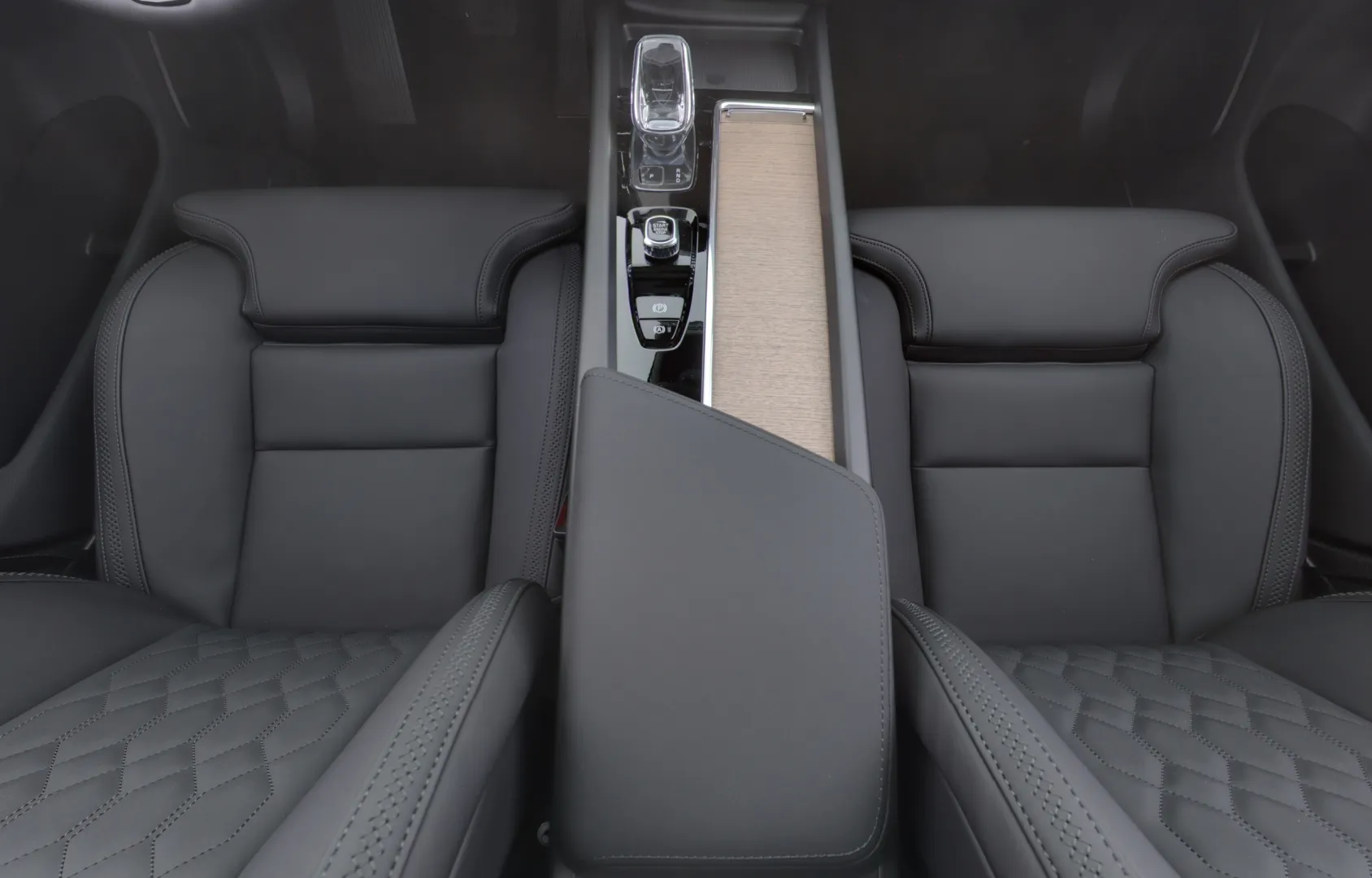 Volvo XC60 SRP-436 carousel image