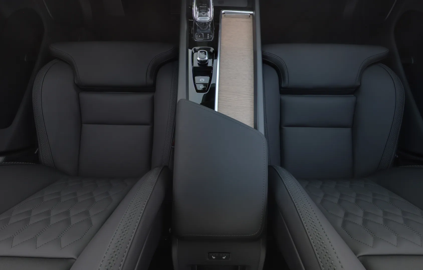 Volvo XC60 SRR-619 carousel image