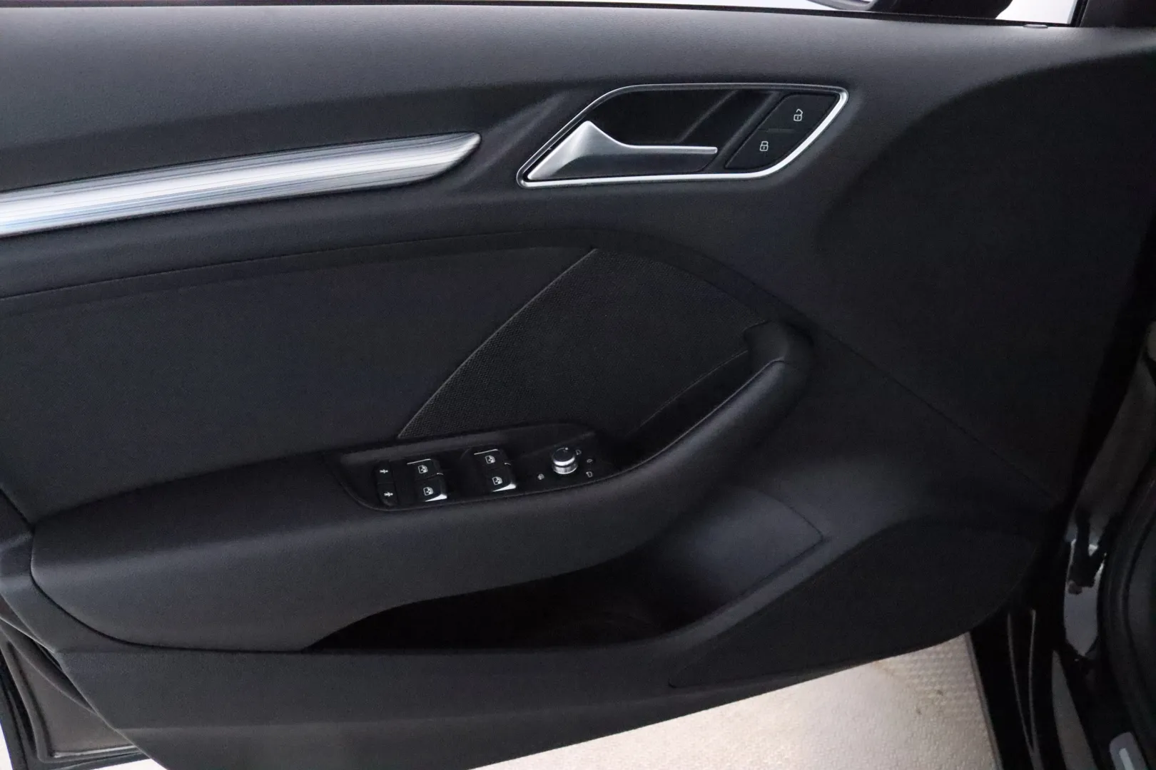 AUDI A3 XOZ-693 carousel image