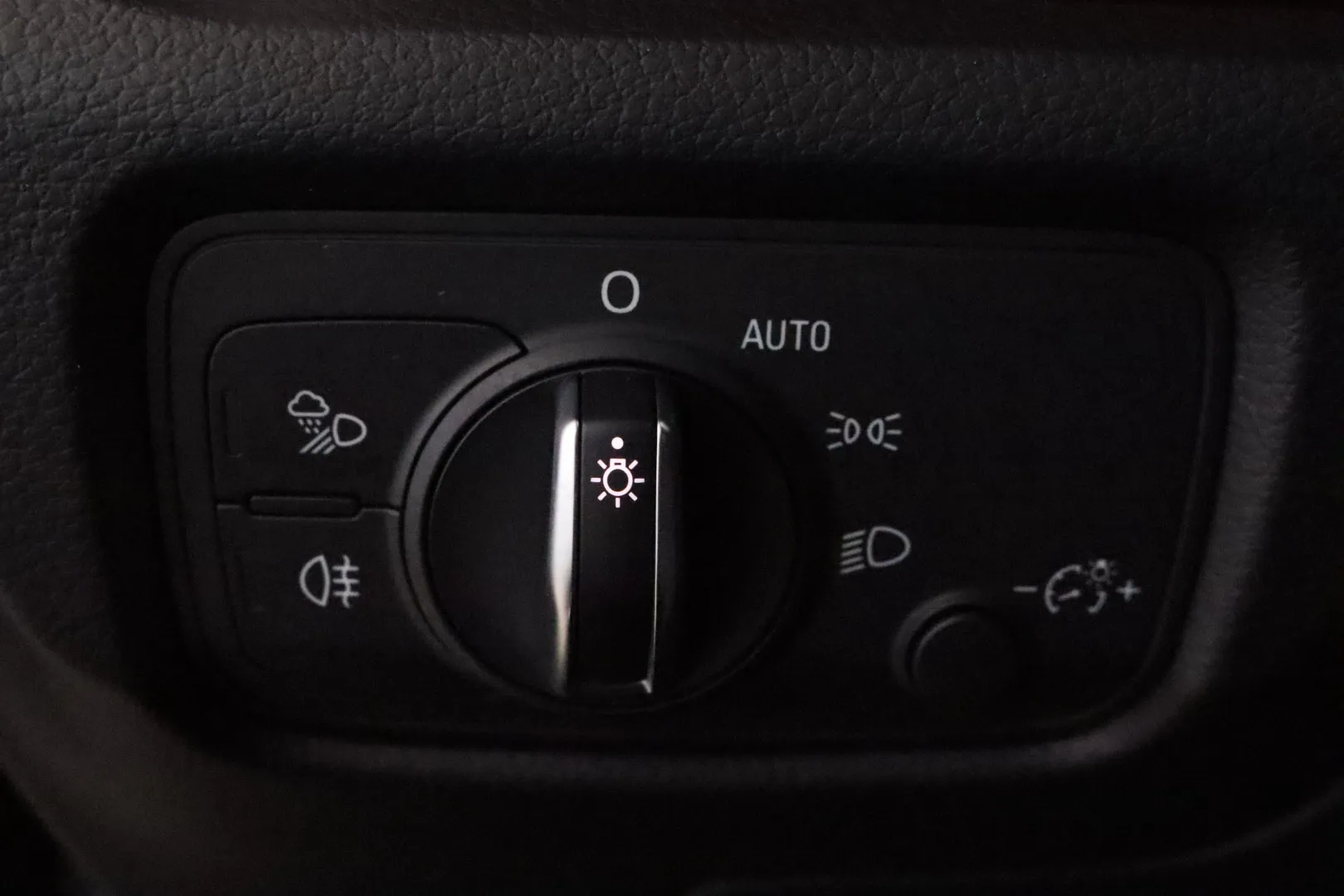 AUDI A3 XOZ-693 carousel image