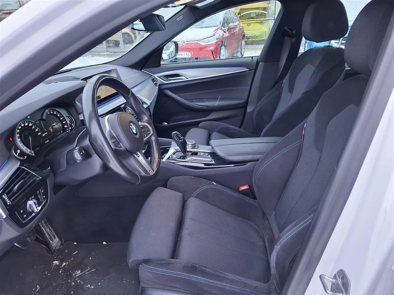 BMW 530 YLE-222 carousel image