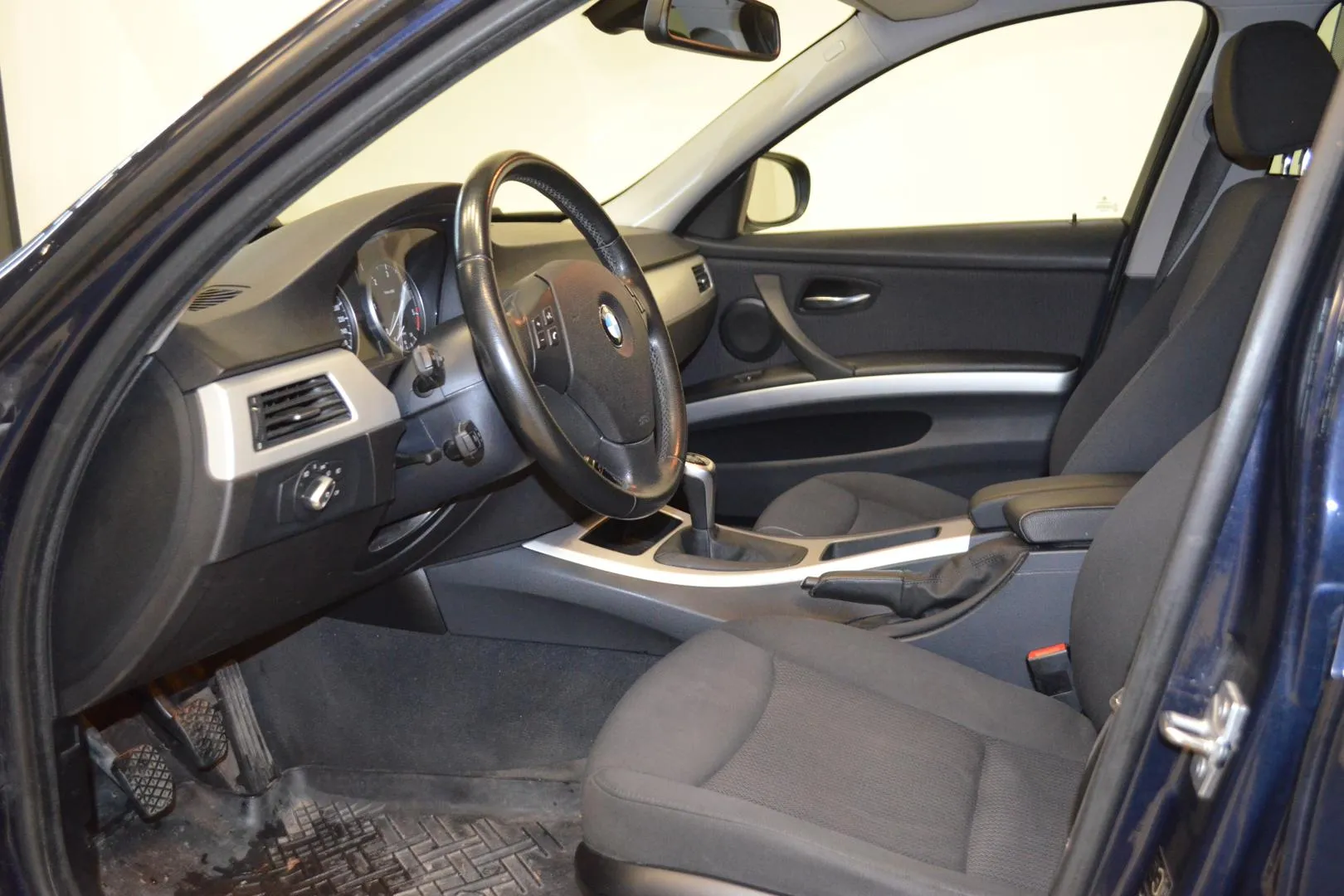 BMW 318 d OVE-354 carousel image