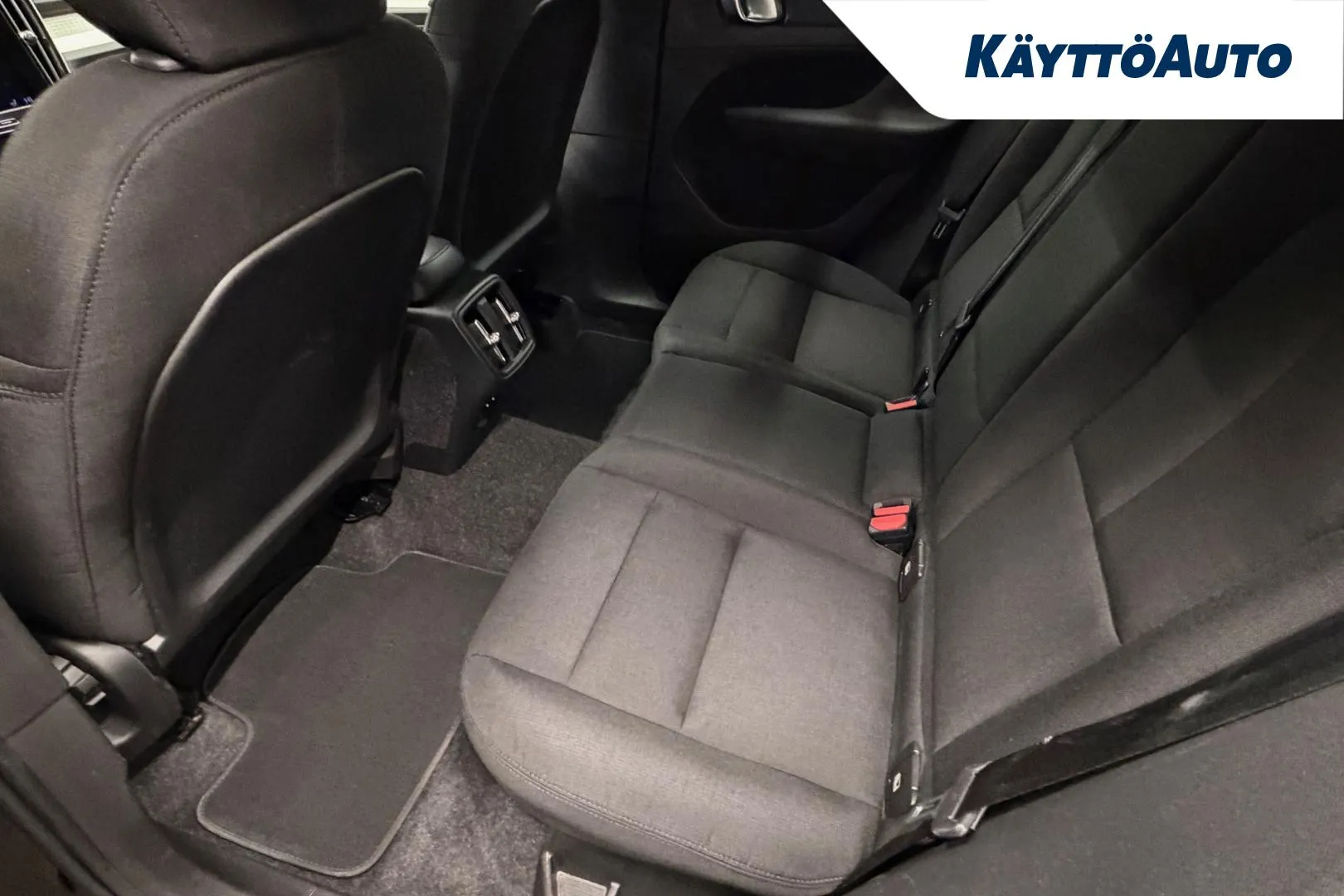 VOLVO XC40 NLH-688 carousel image