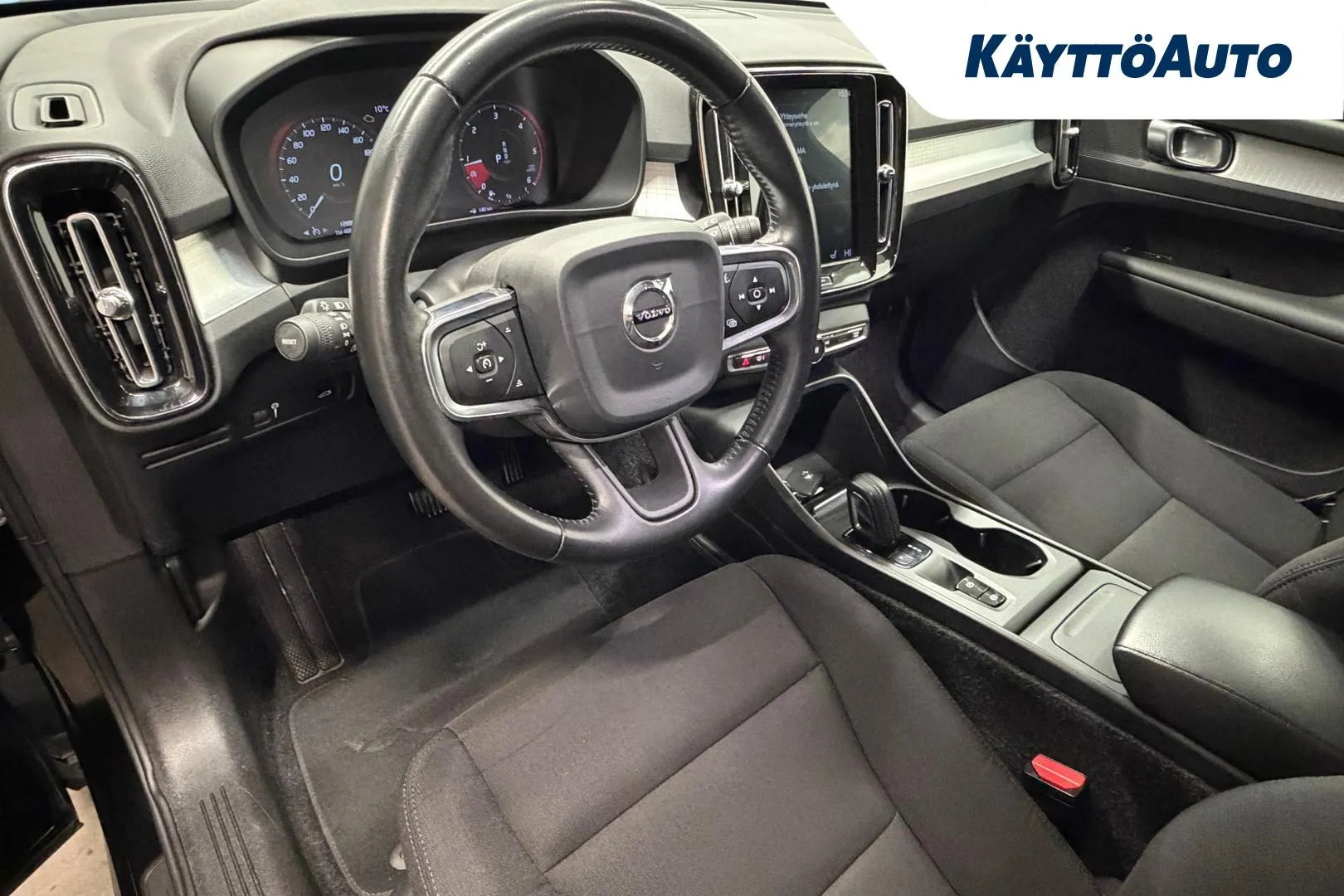 VOLVO XC40 NLH-688 carousel image