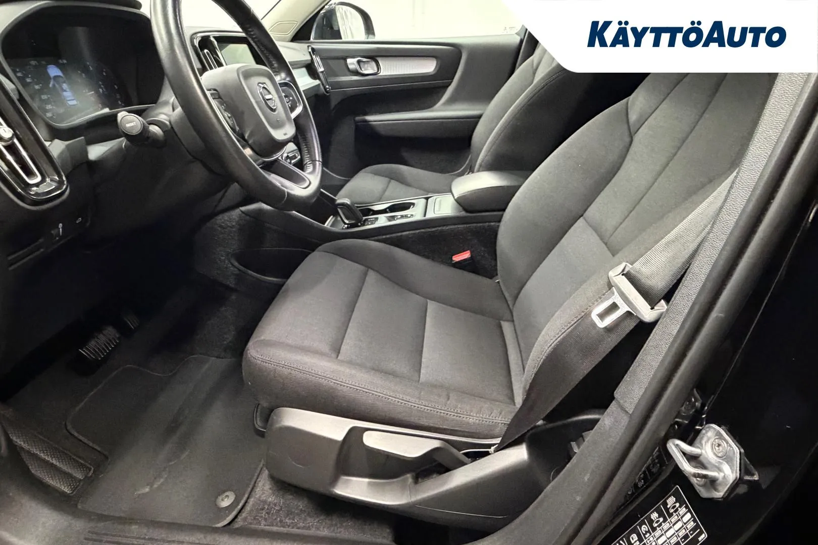 VOLVO XC40 NLH-688 carousel image