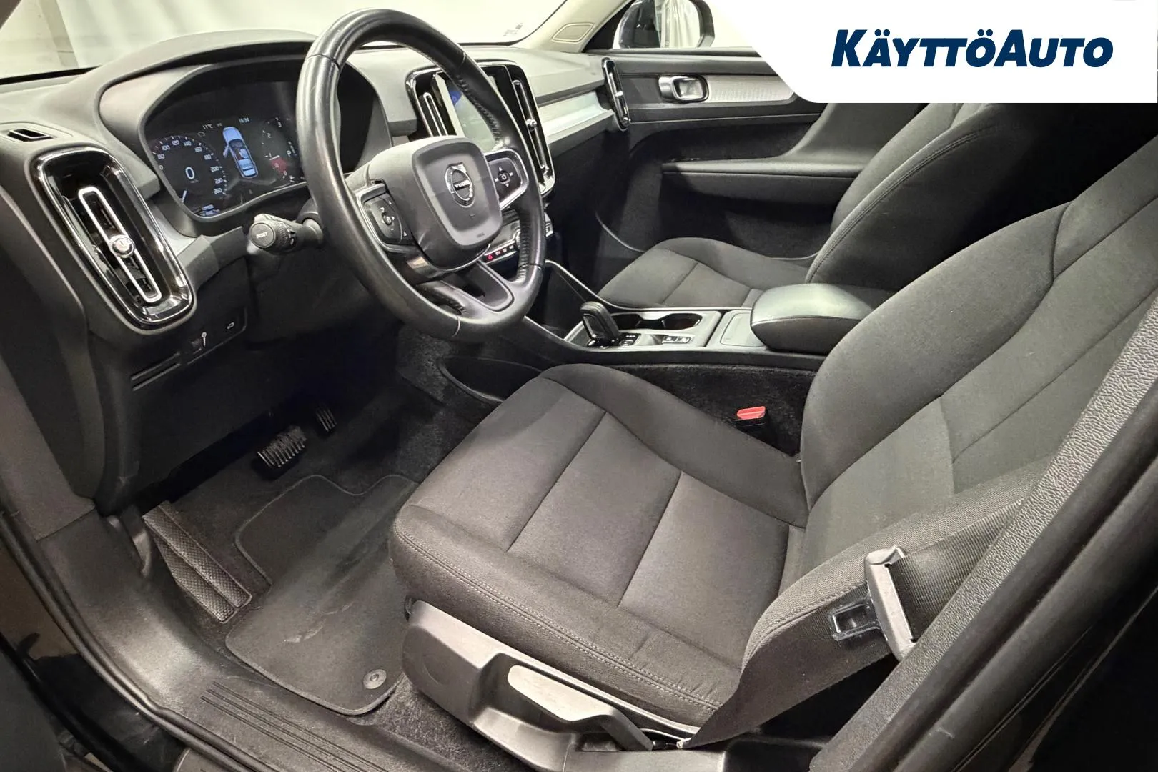 VOLVO XC40 NLH-688 carousel image