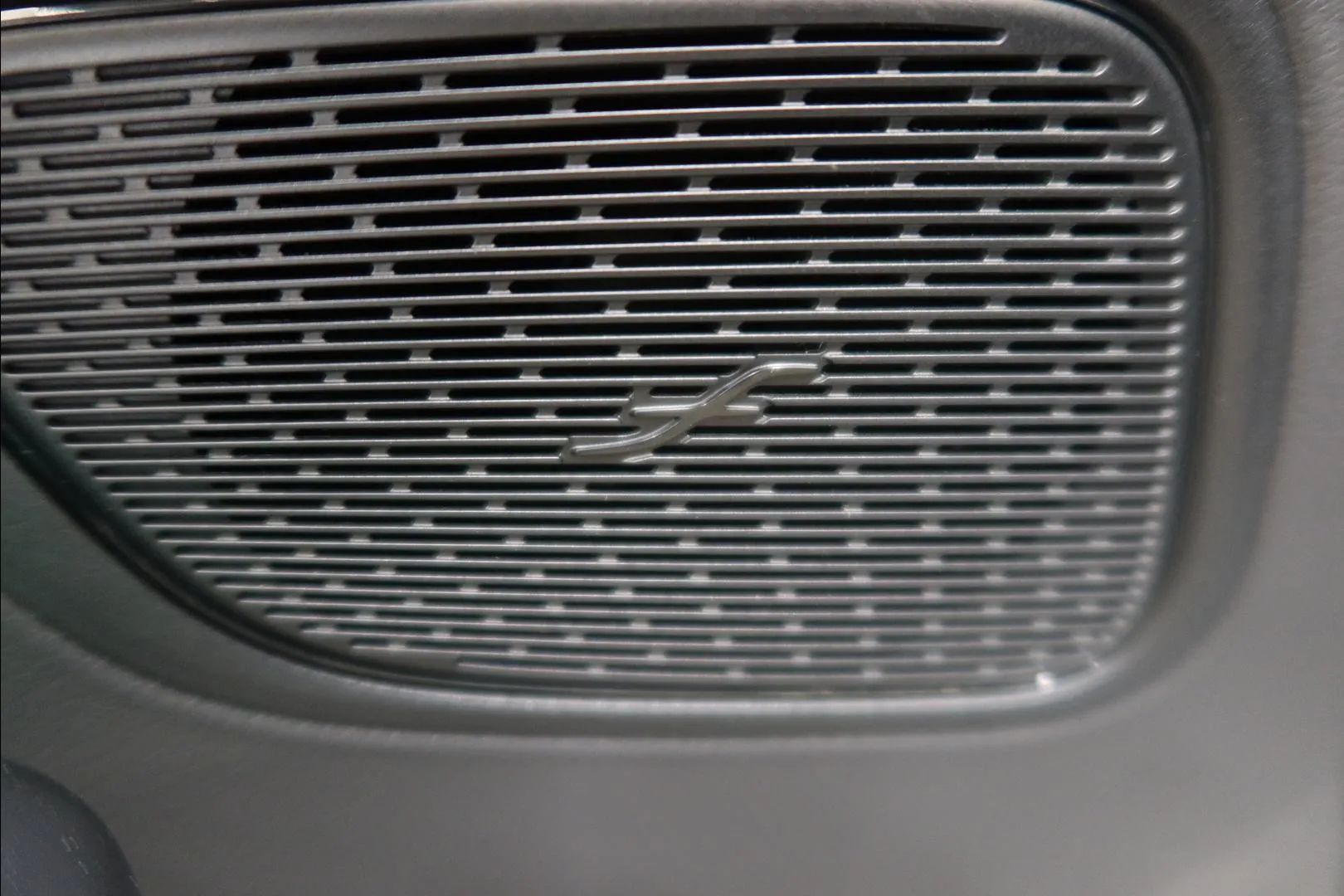 Mercedes-Benz GLC ZPR-977 carousel image