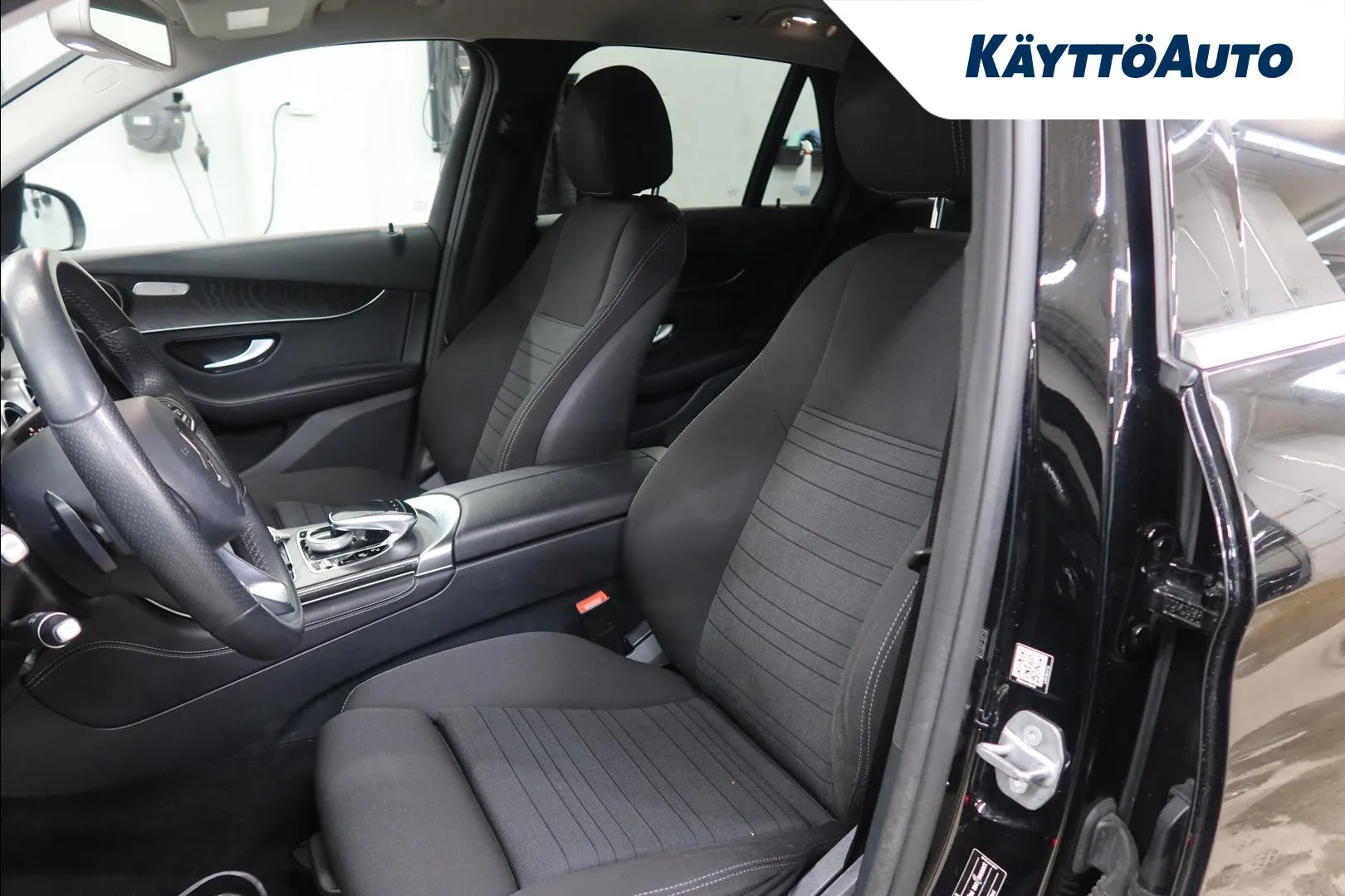 Mercedes-Benz GLC JMK-683 carousel image