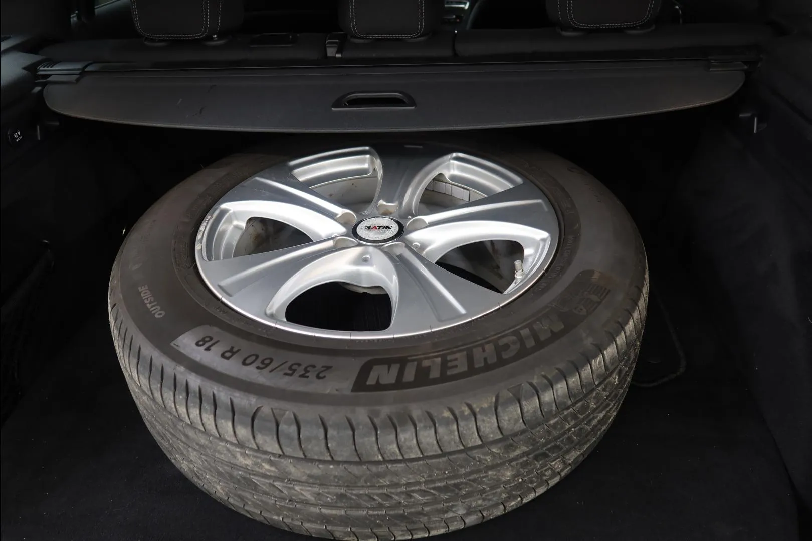 Mercedes-Benz GLC JMK-683 carousel image