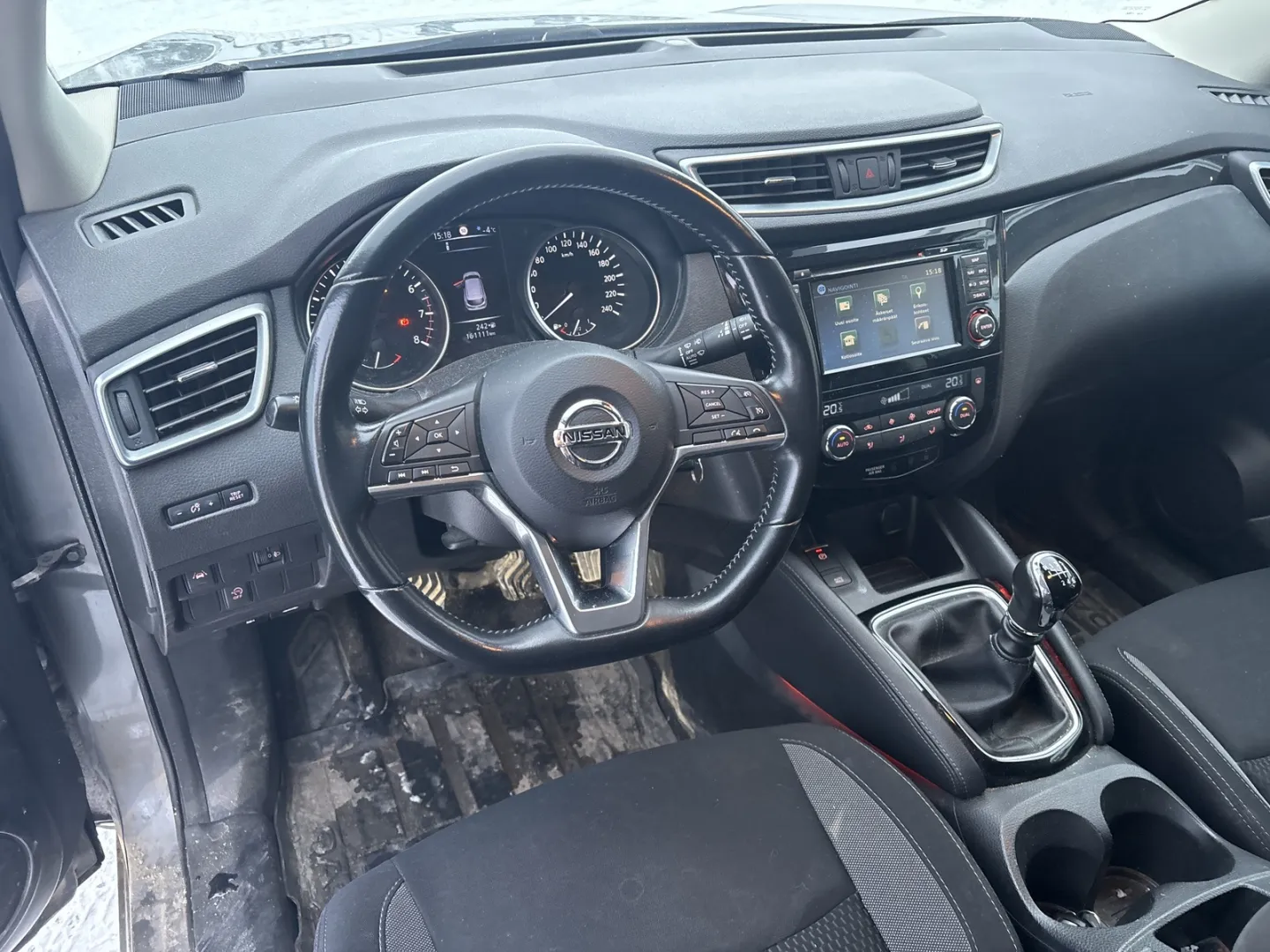 Nissan Qashqai LOL-406 carousel image