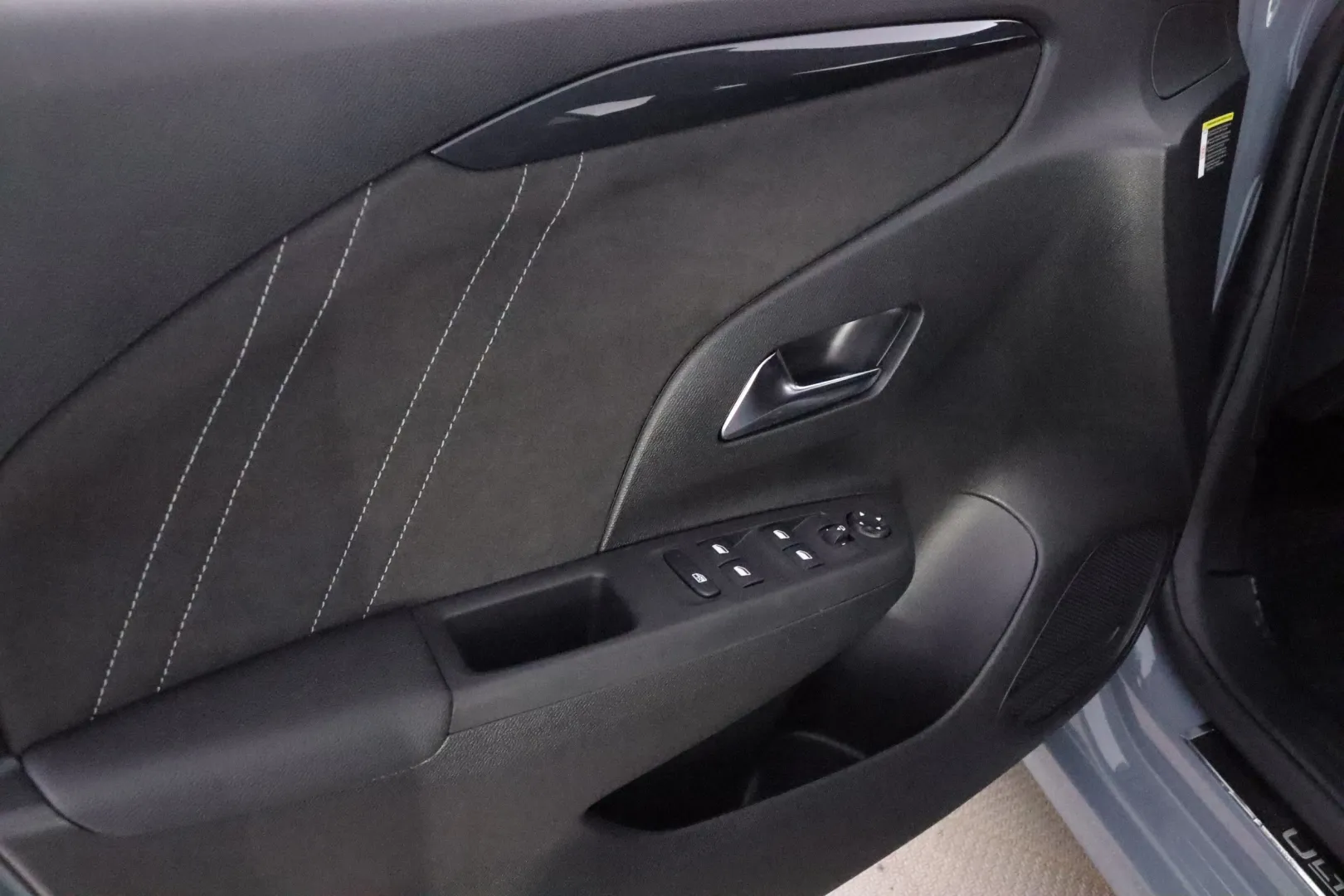 OPEL Corsa-e FSE-608 carousel image