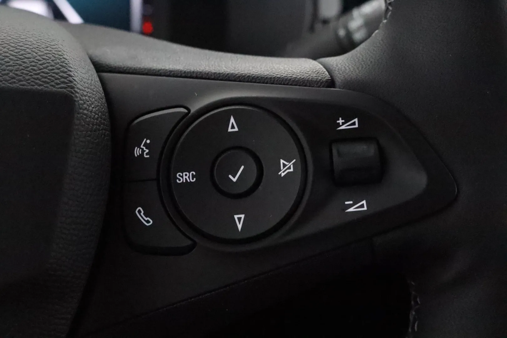 OPEL Corsa-e FSE-608 carousel image