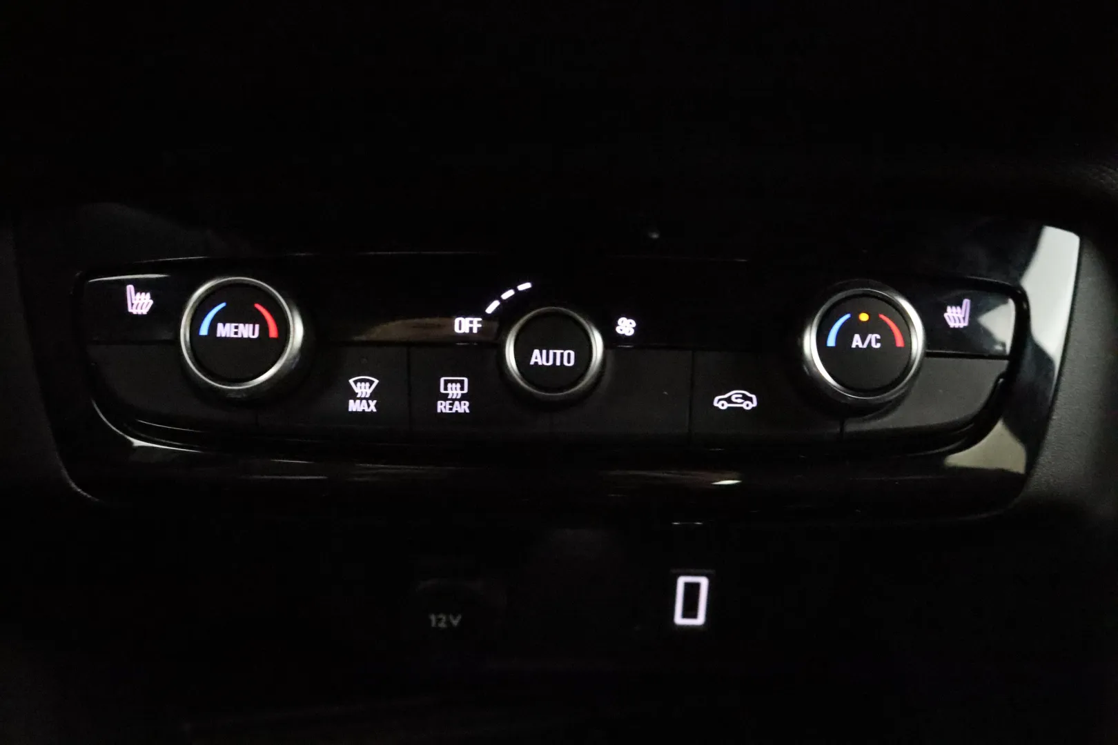 OPEL Corsa-e FSE-608 carousel image