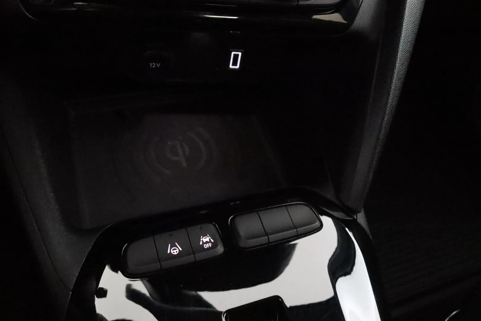 OPEL Corsa-e FSE-608 carousel image