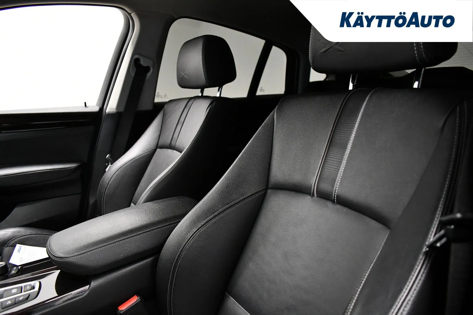 BMW X4 OVT-696 carousel image