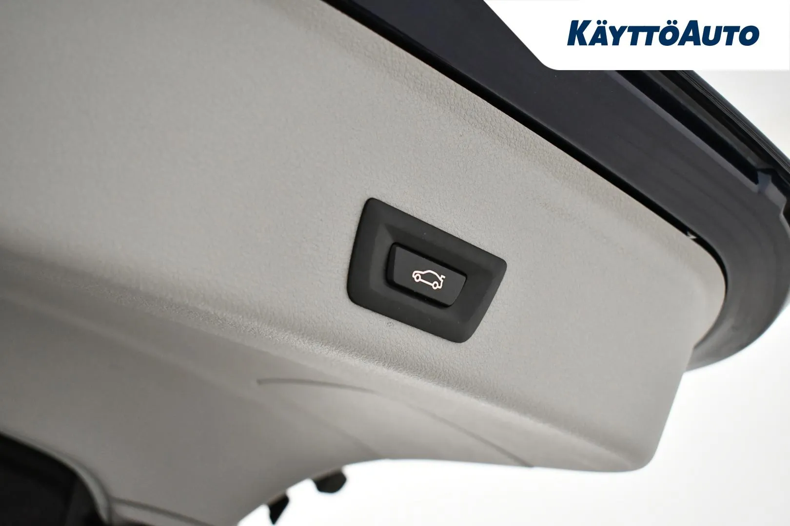 BMW X4 OVT-696 carousel image