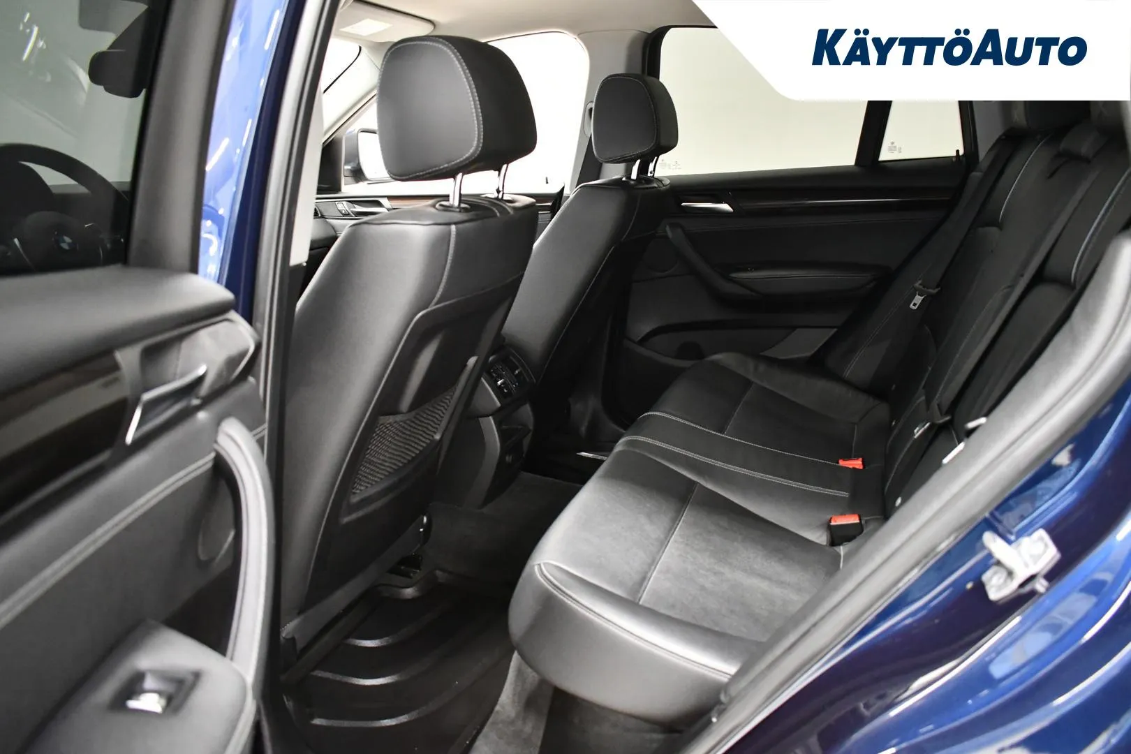 BMW X4 OVT-696 carousel image