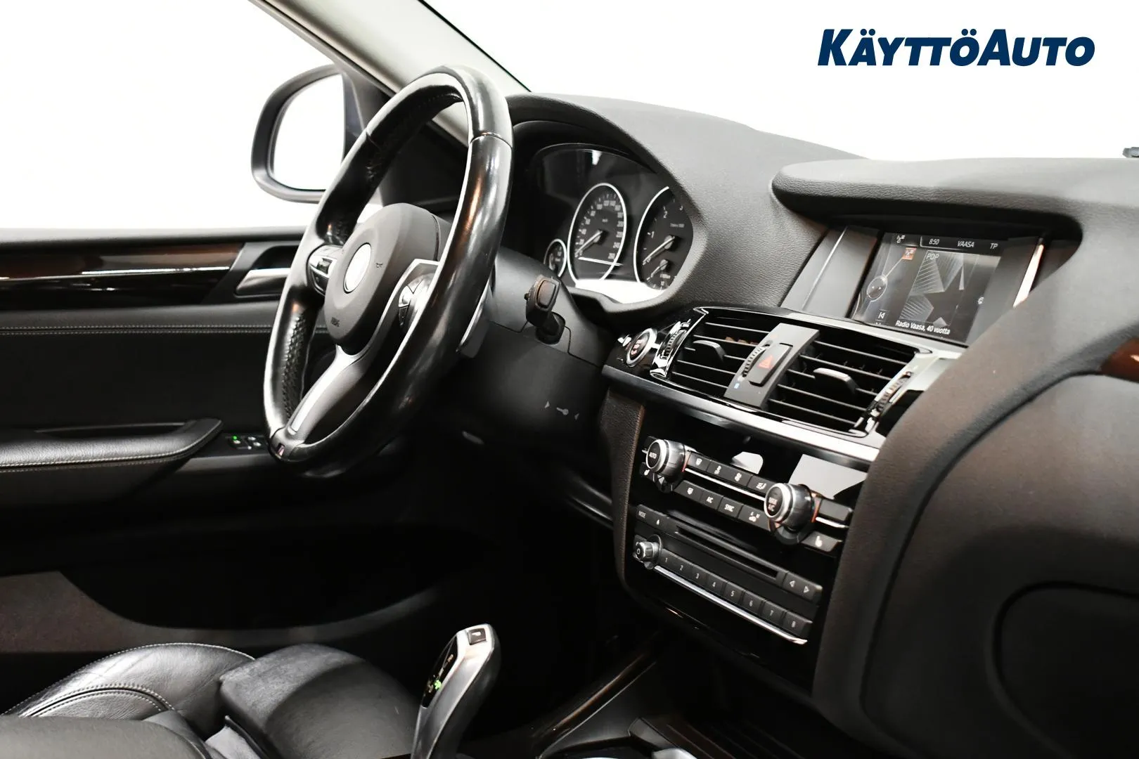 BMW X4 OVT-696 carousel image