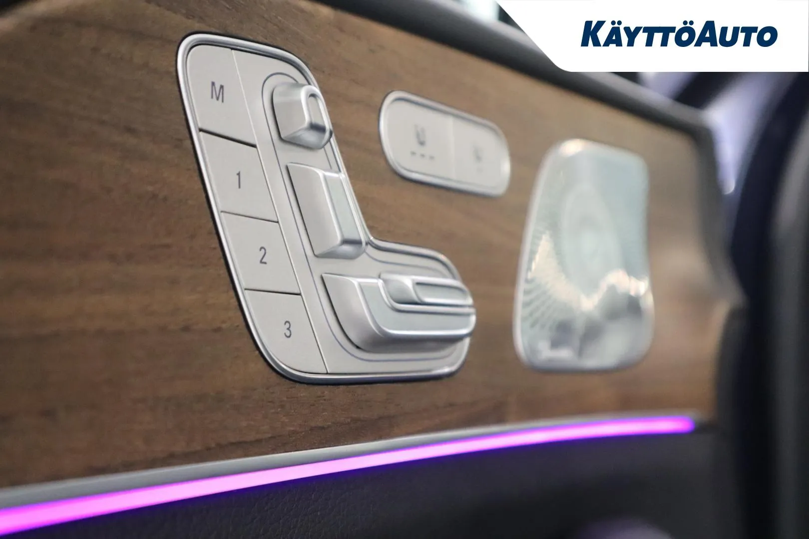 Mercedes-Benz GLE JNL-211 carousel image