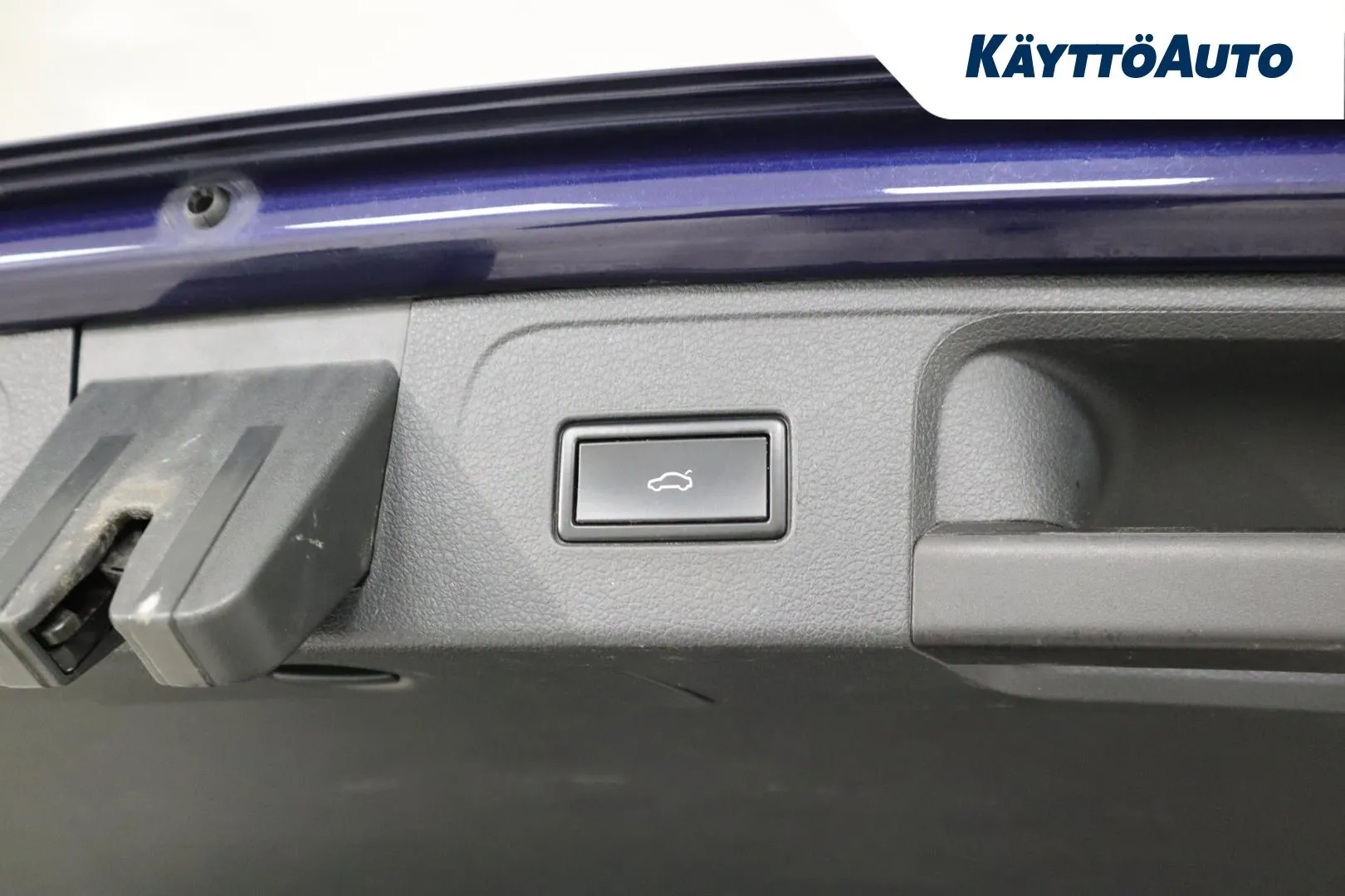 VOLKSWAGEN PASSAT SMU-346 carousel image