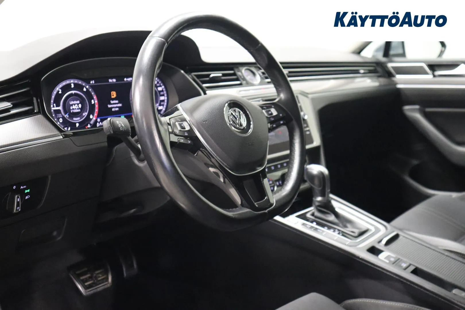 VOLKSWAGEN PASSAT SMU-346 carousel image