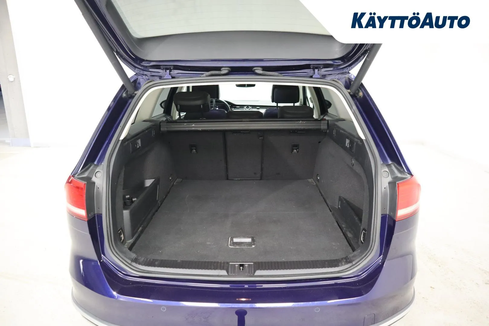 VOLKSWAGEN PASSAT SMU-346 carousel image