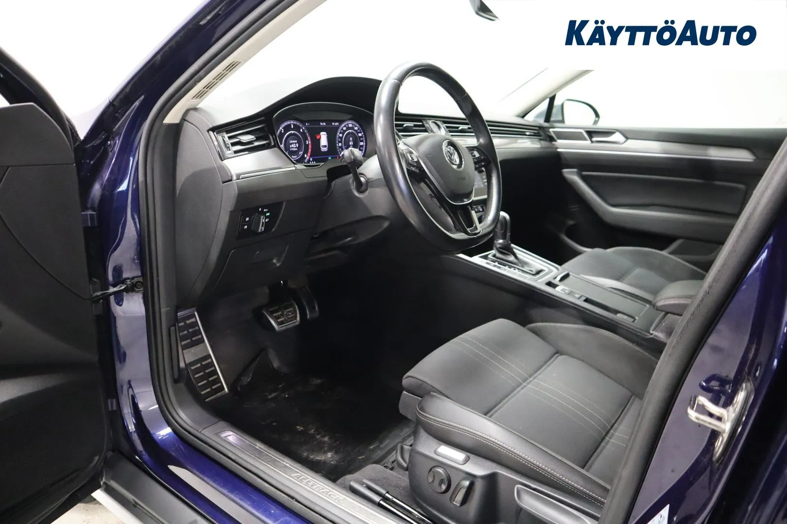 VOLKSWAGEN PASSAT SMU-346 carousel image