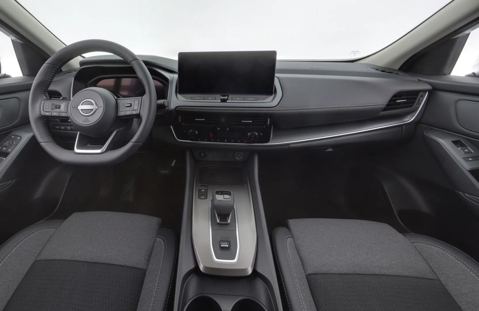 Nissan Qashqai SRN-438 carousel image