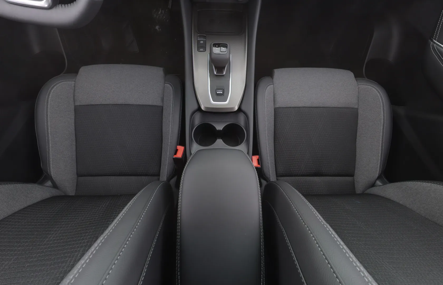 Nissan Qashqai MOP-395 carousel image