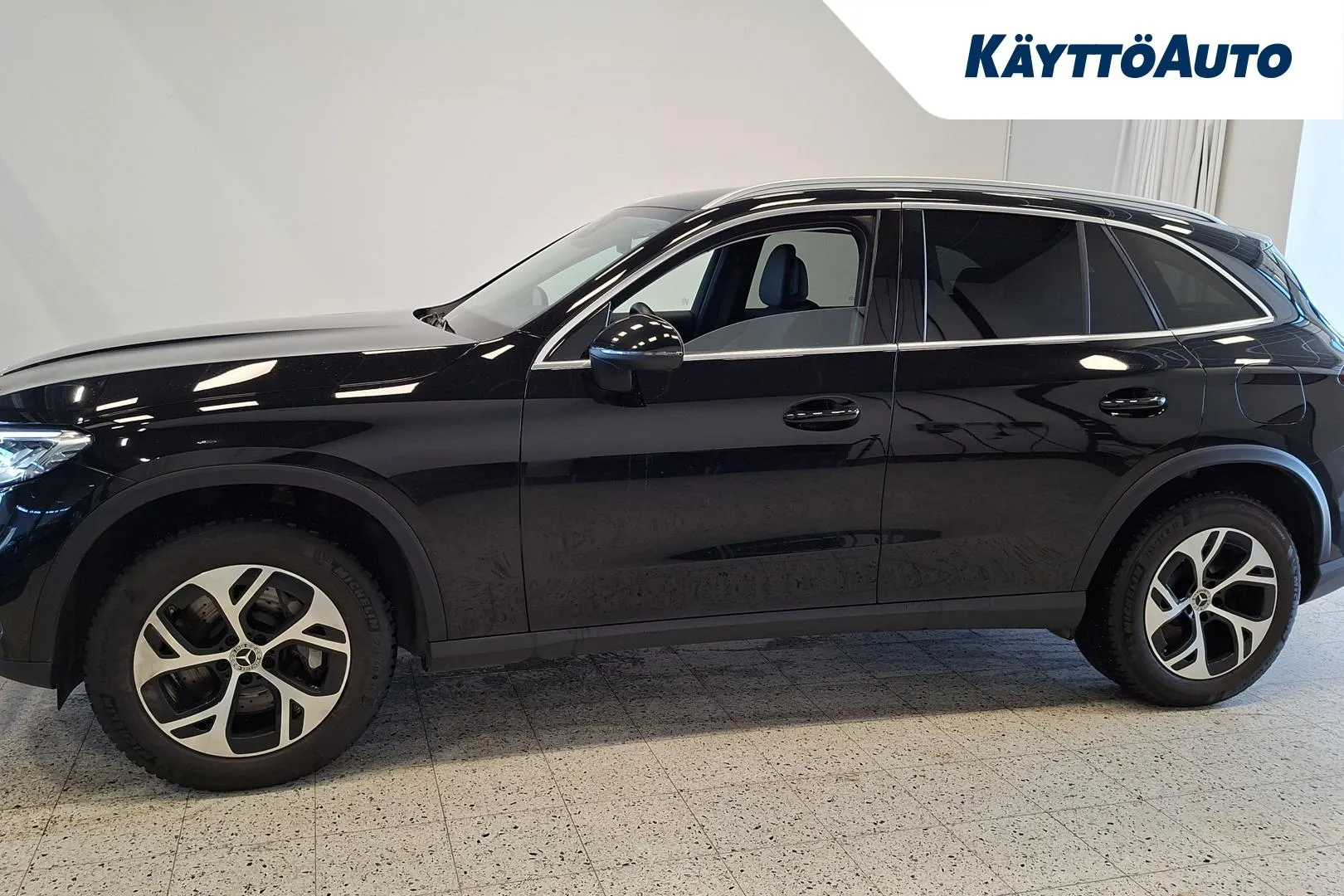 MERCEDES-BENZ GLC YXR-142 carousel image