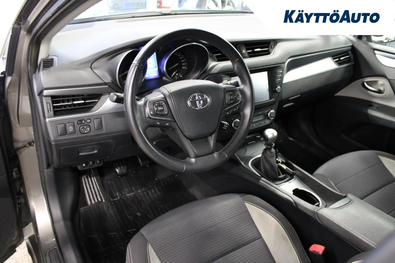 TOYOTA Avensis NKL-303 carousel image