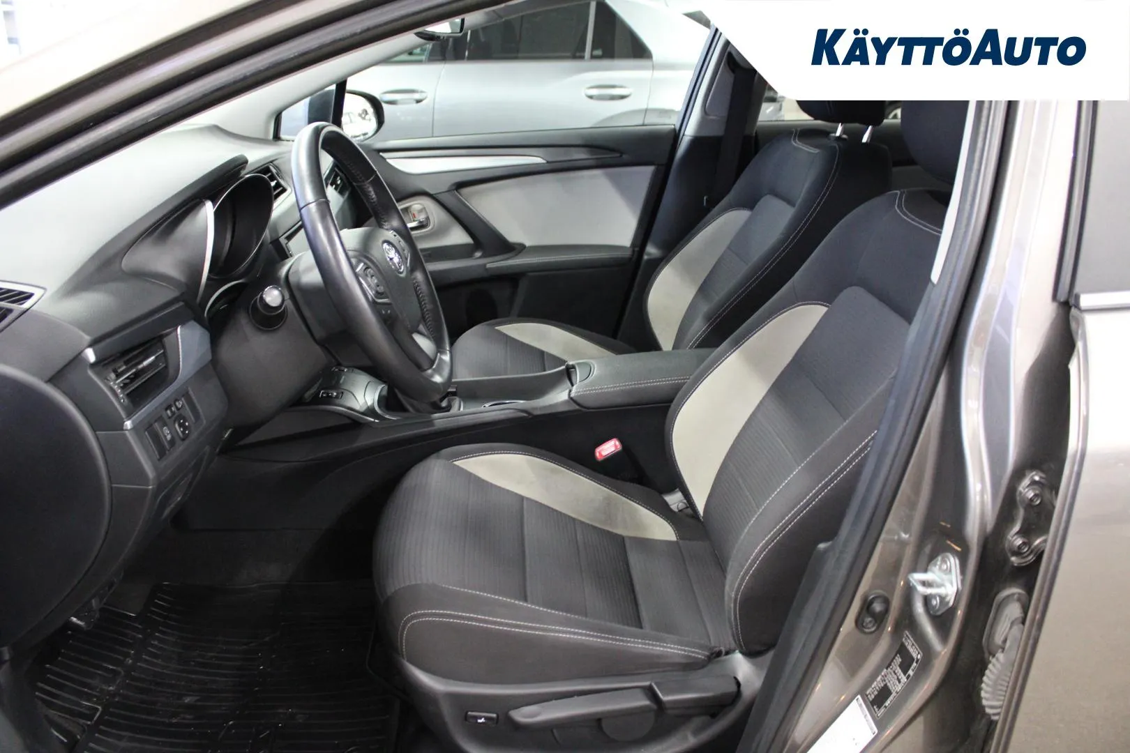 TOYOTA Avensis NKL-303 carousel image