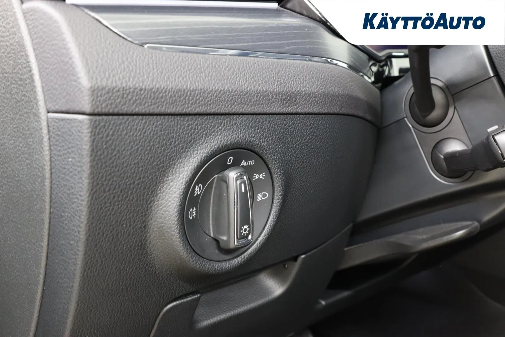 SKODA Superb COJ-641 carousel image