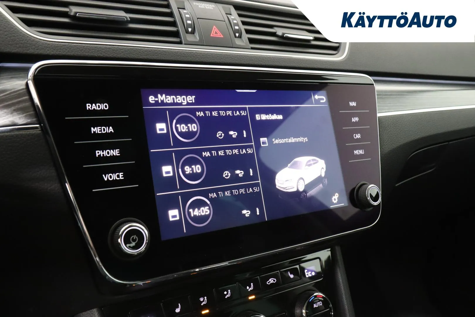 SKODA Superb COJ-641 carousel image