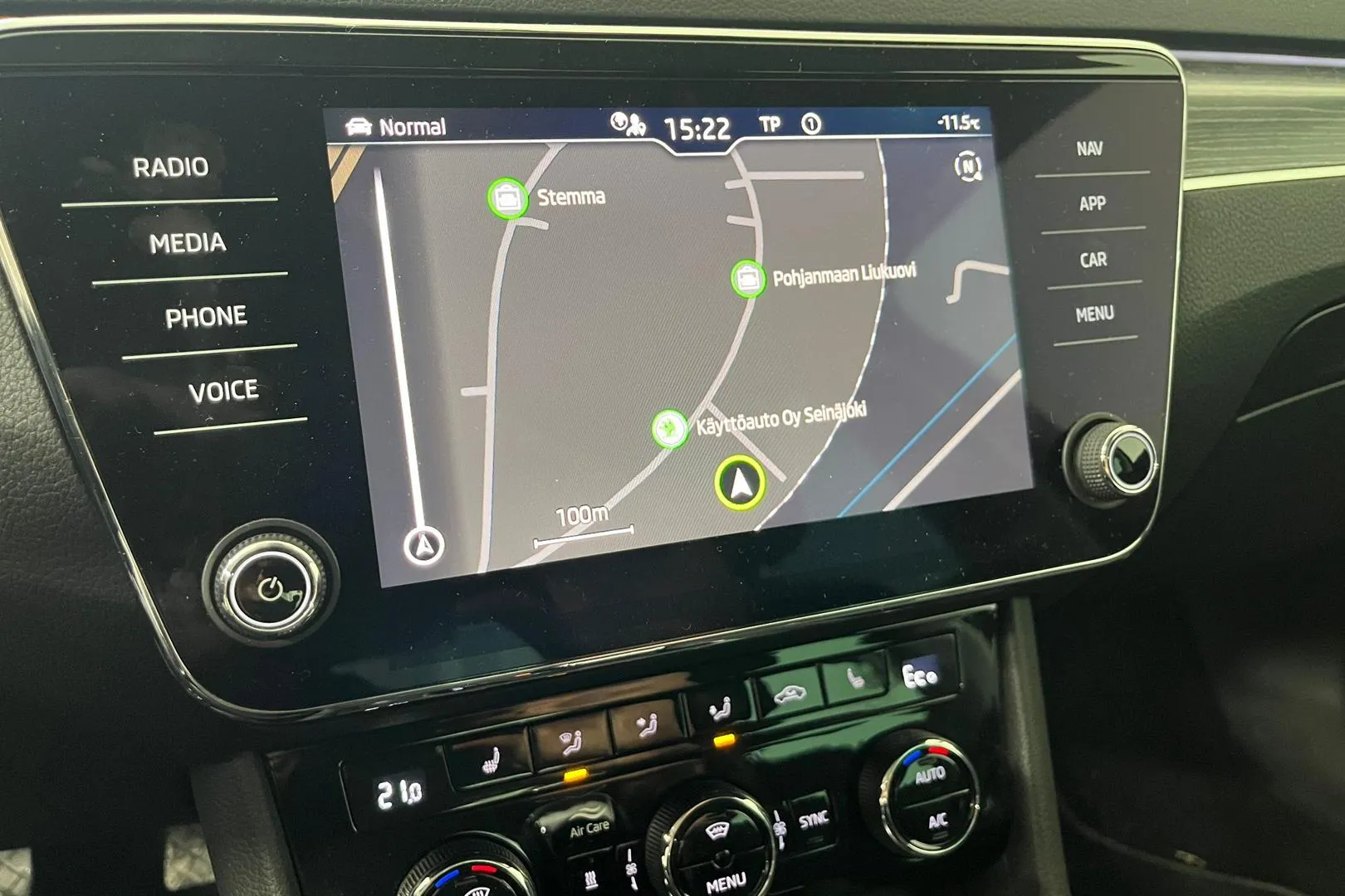 Skoda Superb COJ-641 carousel image