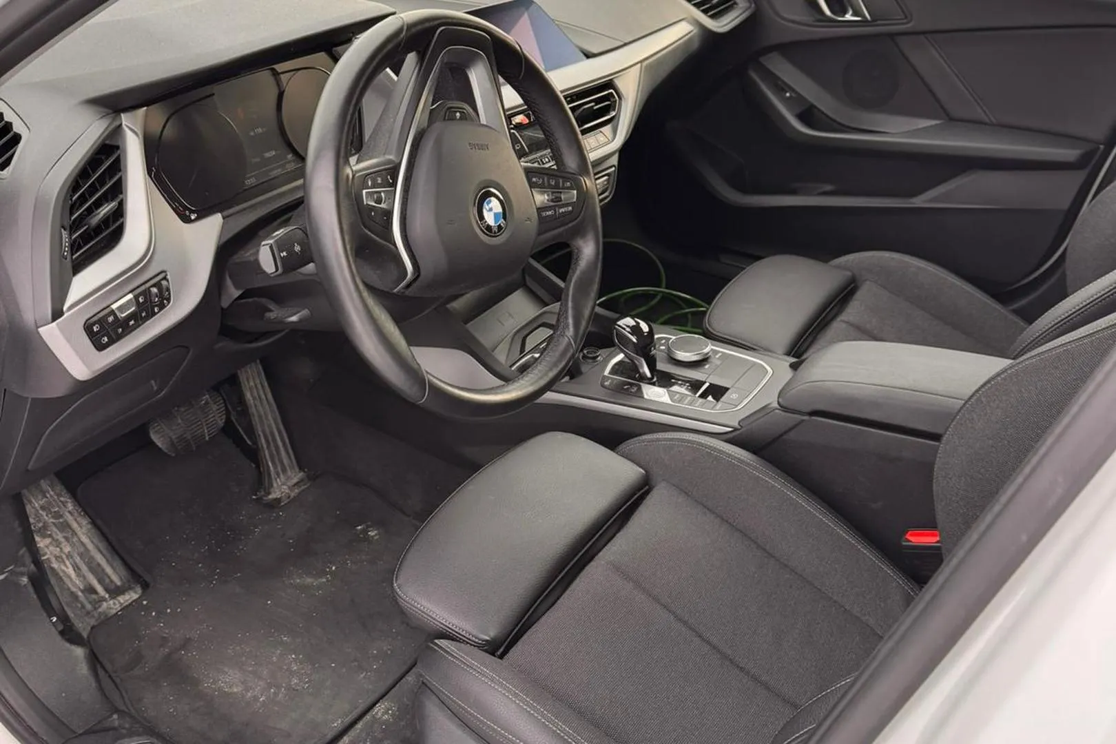 BMW 118 FIA-906 carousel image