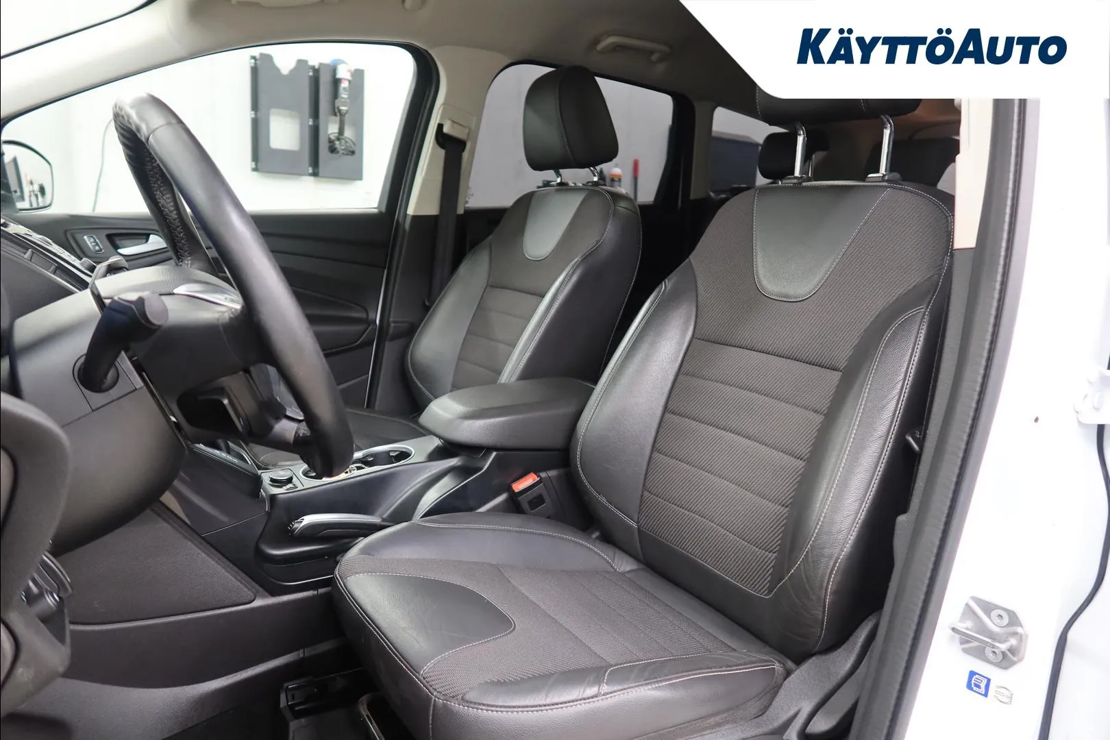 FORD Kuga ENK-971 carousel image