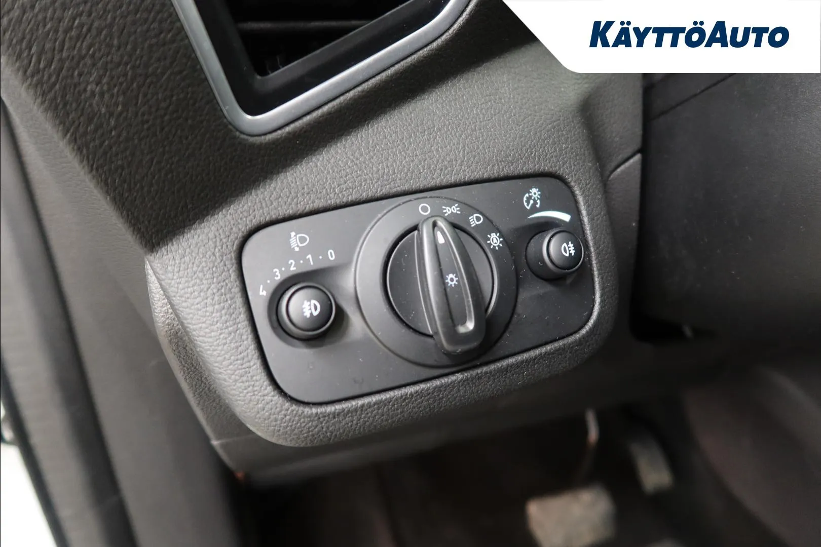 FORD Kuga ENK-971 carousel image