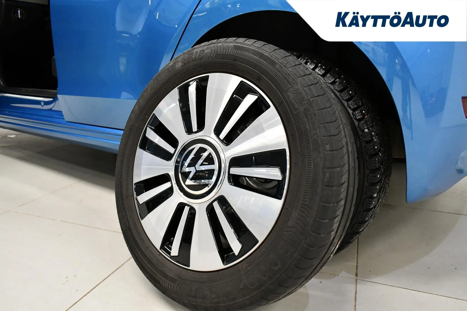 VOLKSWAGEN up! LPT-420 carousel image