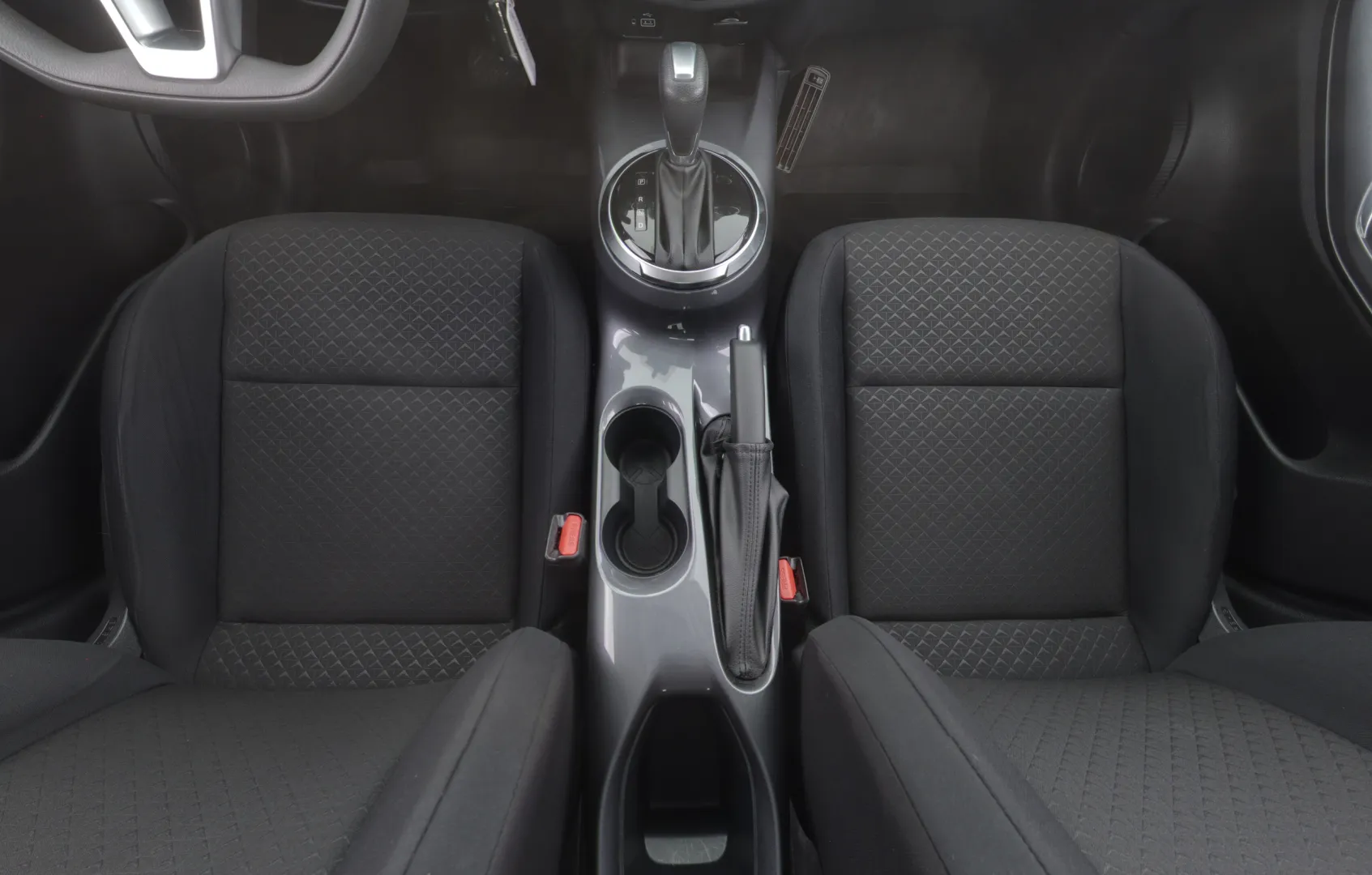 NISSAN Juke OVR-424 carousel image