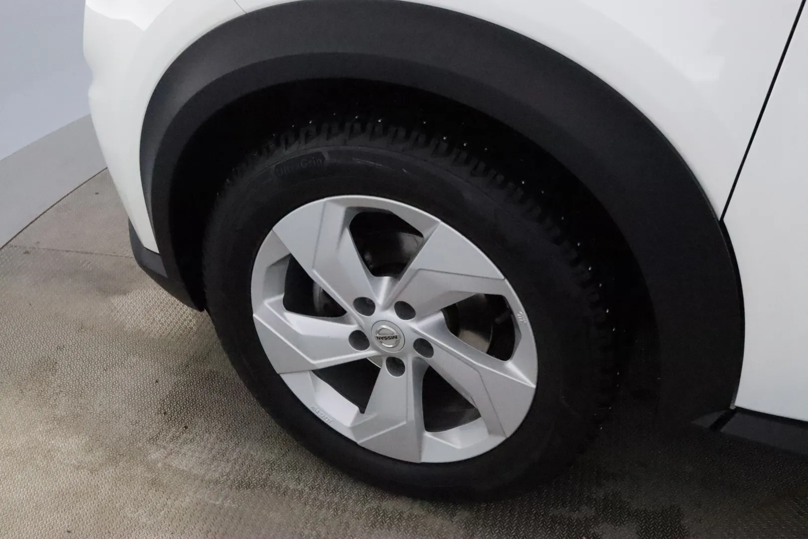 NISSAN Juke OVR-424 carousel image