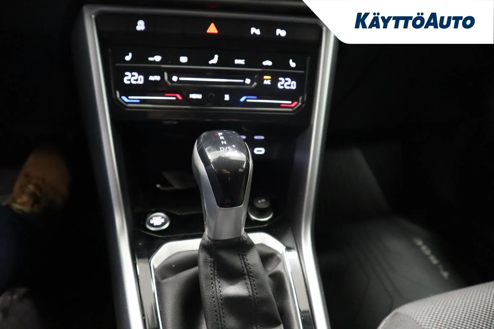 VOLKSWAGEN T-Roc CRT-143 carousel image